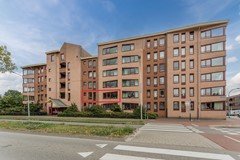 voorfoto met omkadering.jpg